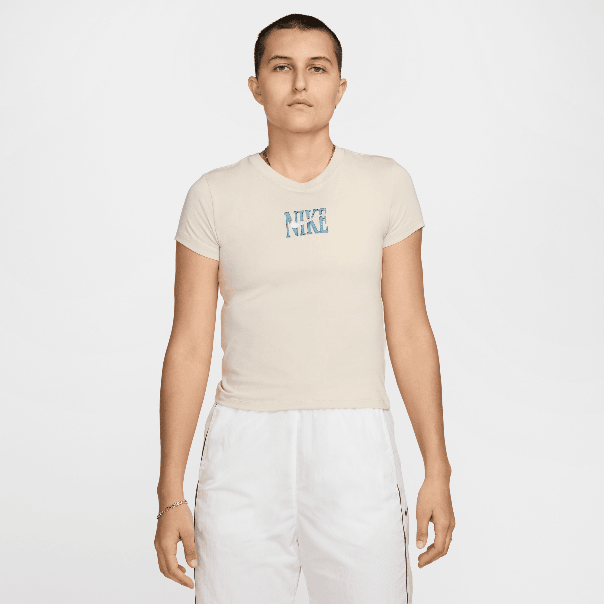 NIKE SPORTSWEAR WOMEN'S SLIM SHORT-SLEEVE GRAPHIC T-SHIRT