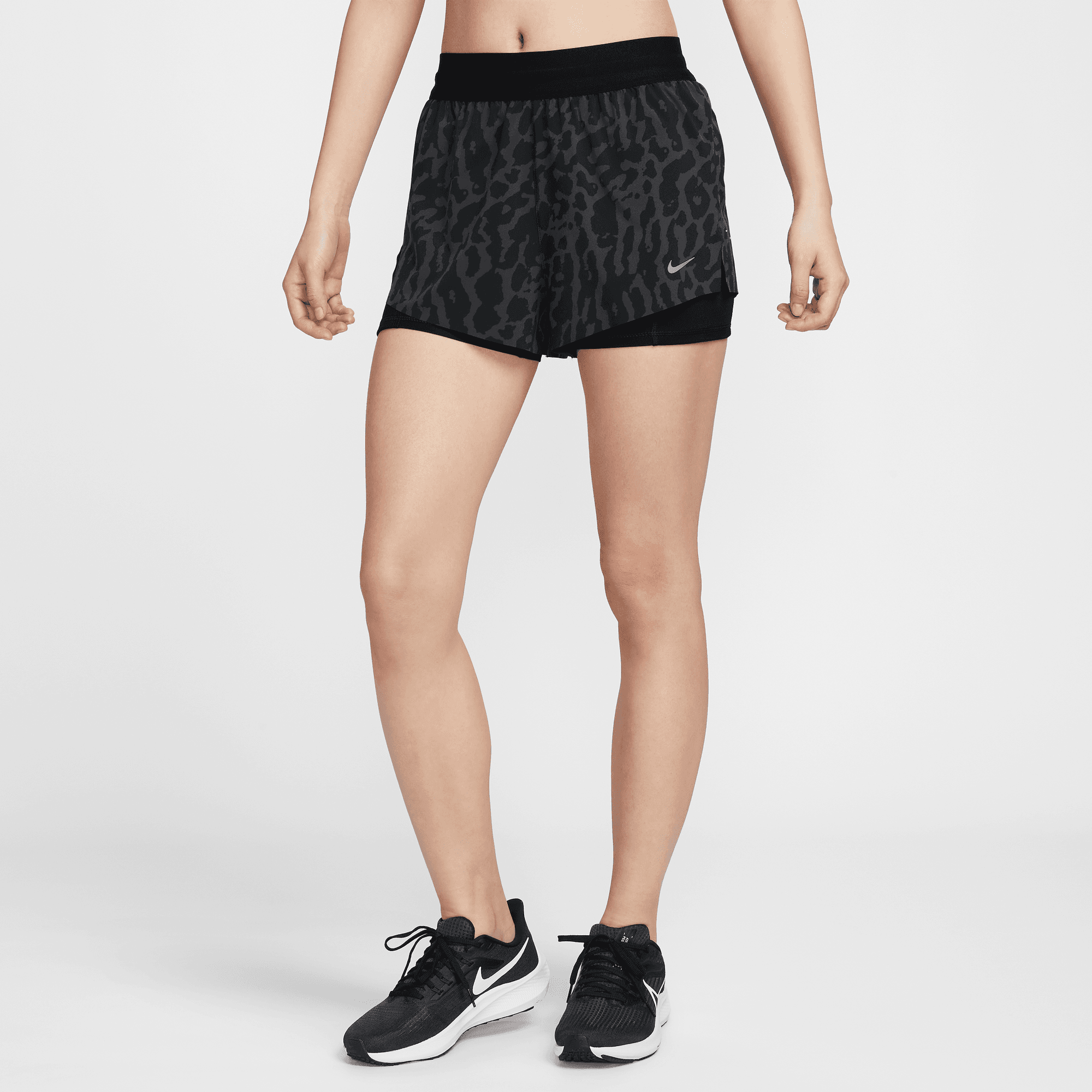NIKE SWIFT WOMEN'S DRI-FIT MID-RISE 2-IN-1 PRINTED RUNNING SHORTS