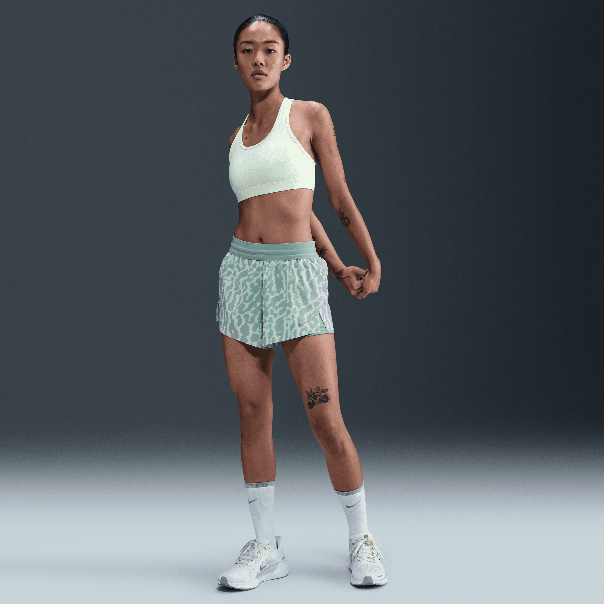NIKE SWIFT WOMEN'S DRI-FIT MID-RISE 2-IN-1 PRINTED RUNNING SHORTS