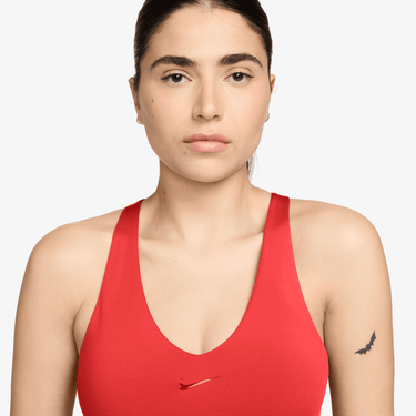 NIKE UNIVERSA WOMEN'S MEDIUM-SUPPORT PADDED SPORT BRA