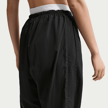 NIKE SPORTSWEAR WOMEN'S LOOSE HIGH-WAISTED PARACHUTE PANTS