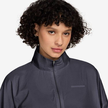 NIKE SPORTSWEAR WOMEN'S OVERSIZED LIGHTWEIGHT RIPSTOP JACKET