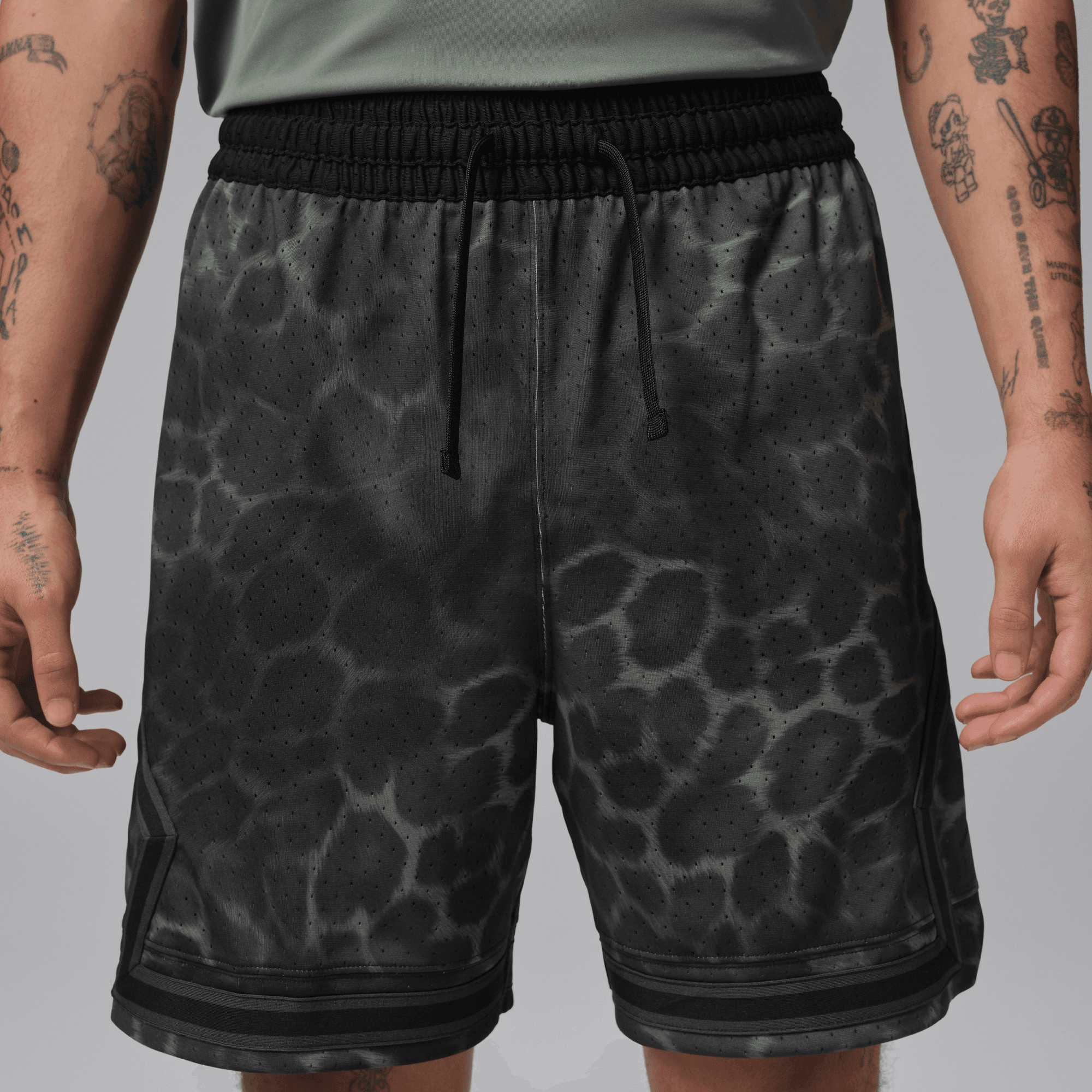 JORDAN SPORT MEN'S DRI-FIT PRINTED DIAMOND SHORTS