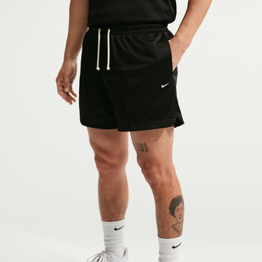 NIKE STANDARD ISSUE MEN'S 5" PRACTICE MESH BASKETBALL SHORTS