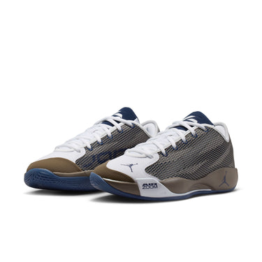 LUKA 77 PF BASKETBALL SHOES