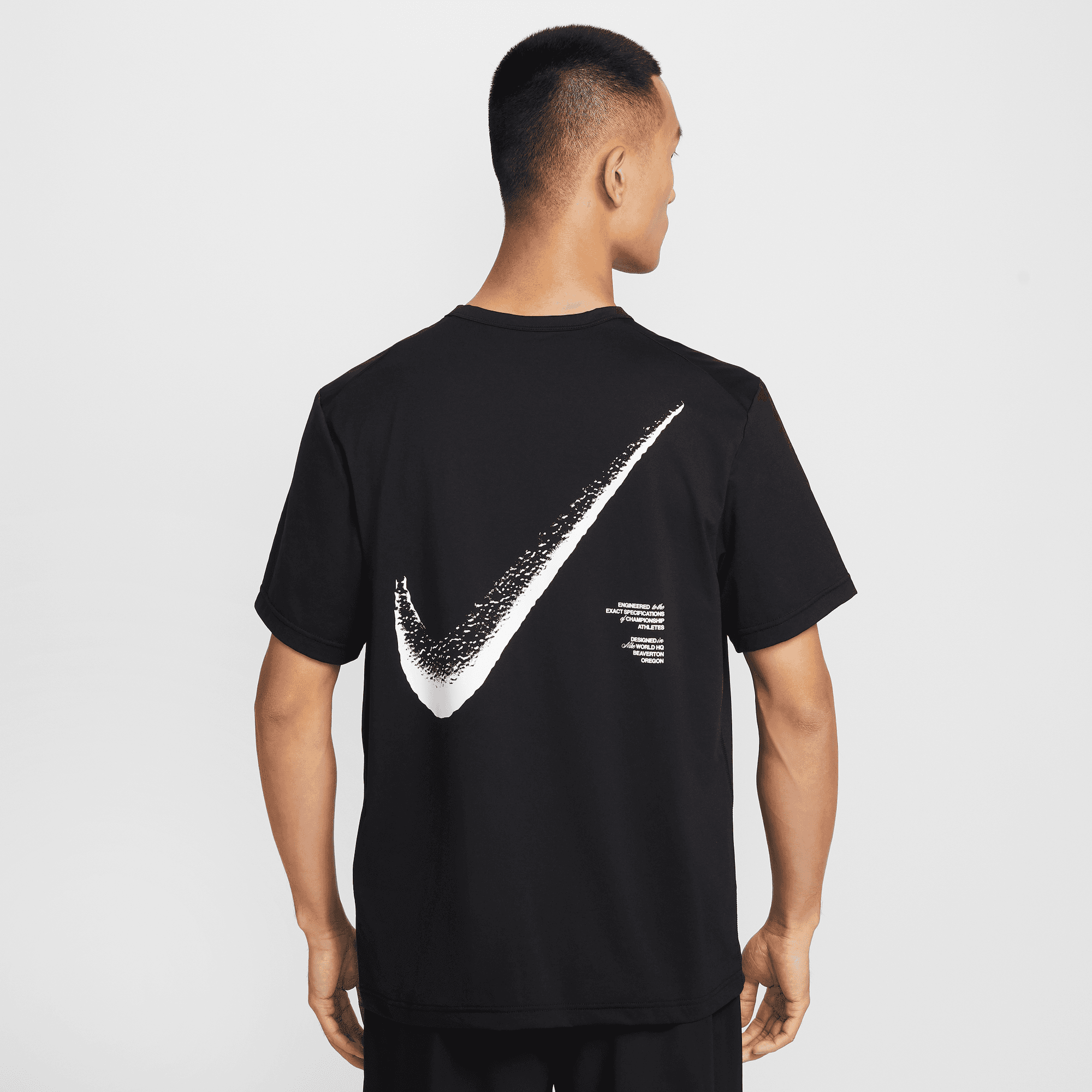 NIKE HYVERSE MEN'S DRI-FIT UV TRAINING T-SHIRT