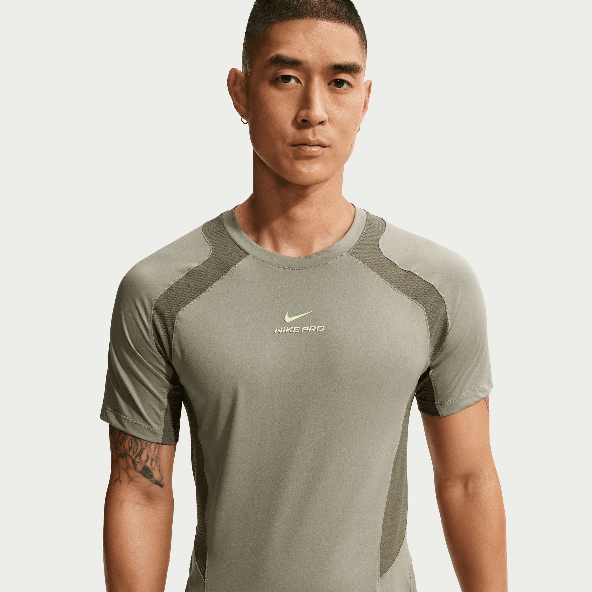 NIKE PRO TRAINING MEN'S DRI-FIT ADV SHORT-SLEEVE TOP