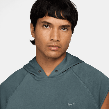NIKE MEN'S N.A.C. DRI-FIT FLEECE SLEEVELESS TRAINING HOODIE
