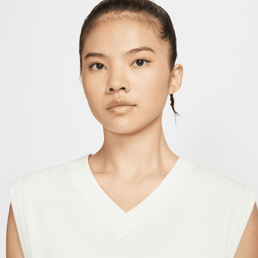 NIKE WOMEN'S V-NECK GOLF VEST
