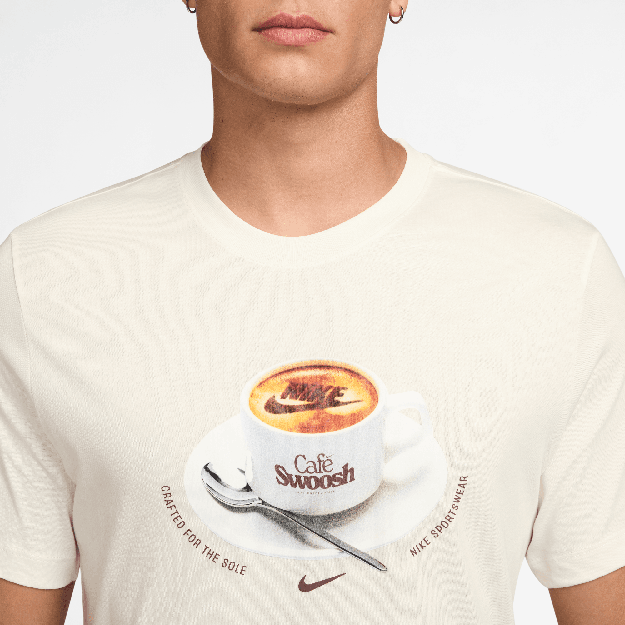 NIKE SPORTSWEAR T-SHIRT