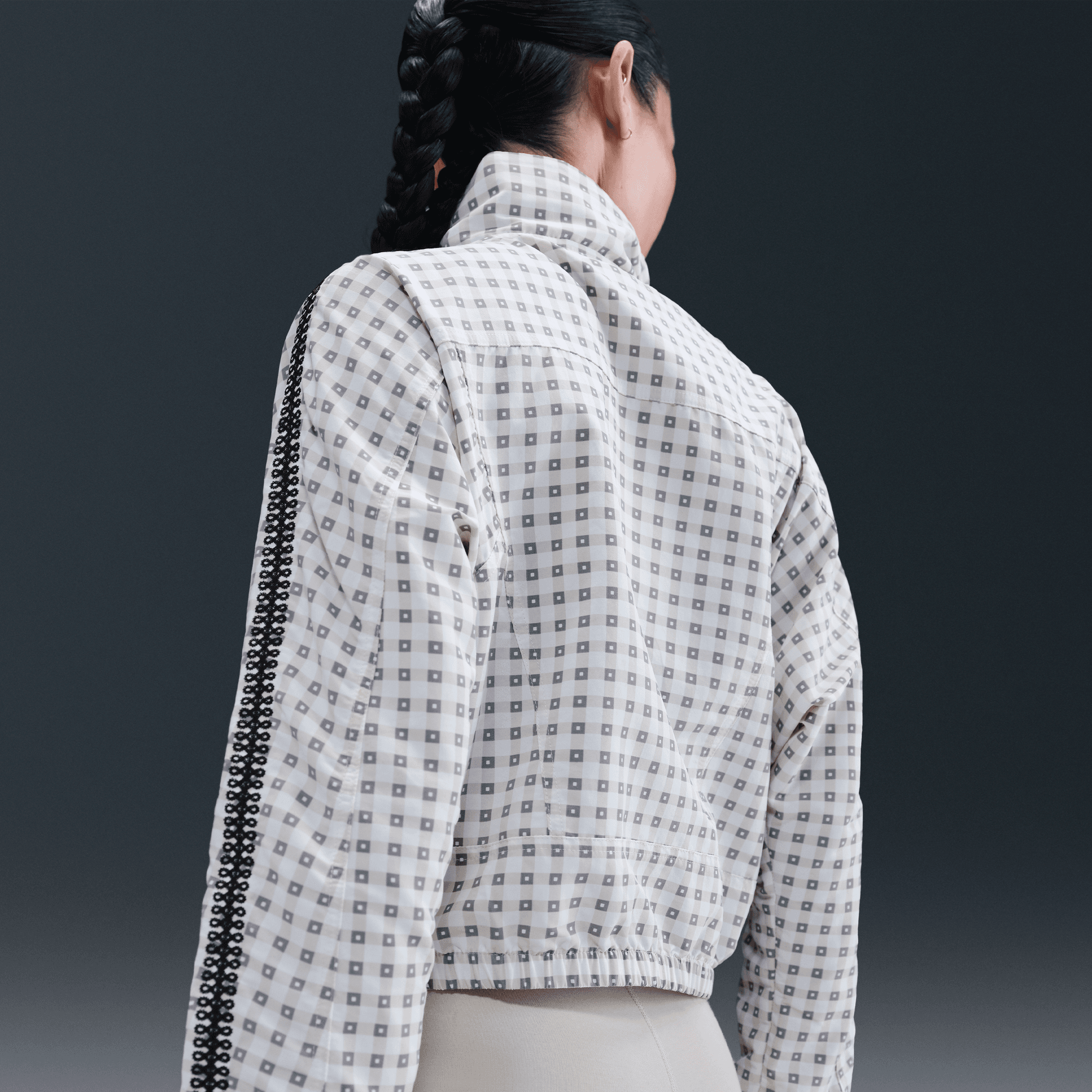 NIKE SPORTSWEAR WOMEN'S WOVEN REPEL JACKET