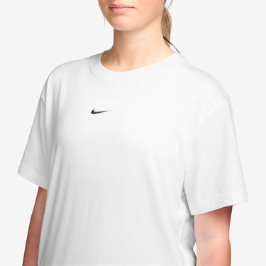 NIKE SPORTSWEAR WOMEN'S OVERSIZED SHORT-SLEEVE T-SHIRT (PLUS SIZE)
