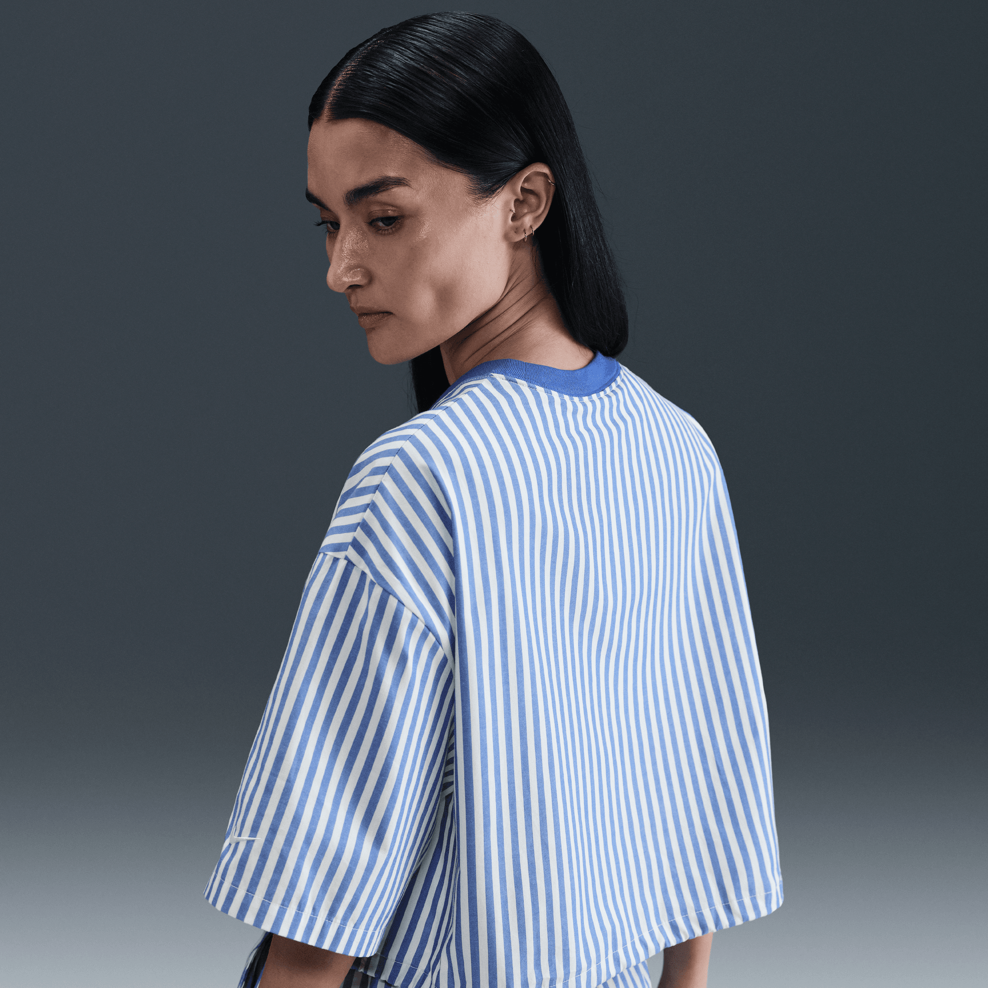 NIKE SPORTSWEAR CHILL POPLIN WOMEN'S STRIPED BOXY TOP