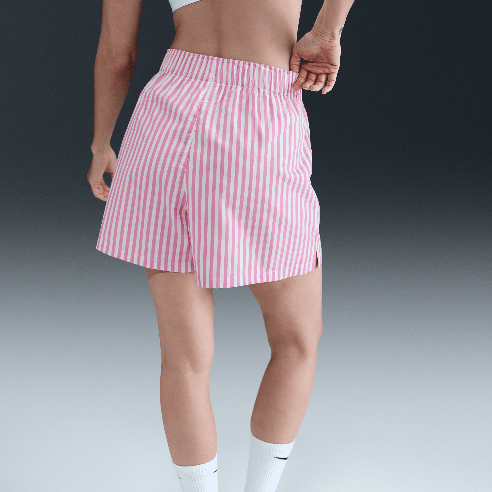 NIKE SPORTSWEAR CHILL POPLIN WOMEN'S MID-RISE LOOSE STRIPED SHORTS