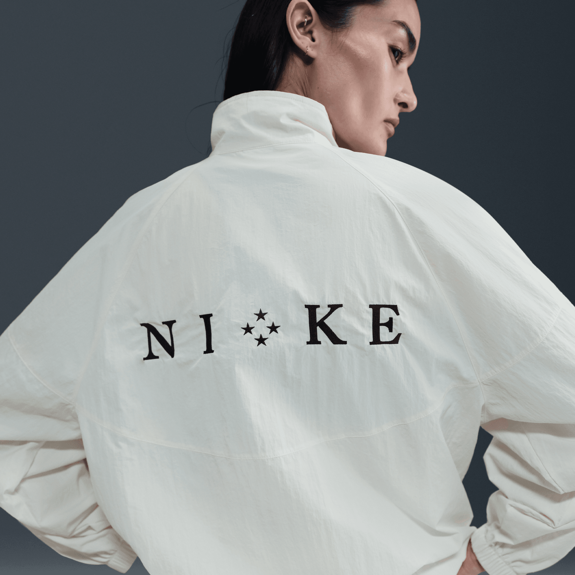 NIKE SPORTSWEAR WINDRUNNER WOMEN'S OVERSIZED JACKET