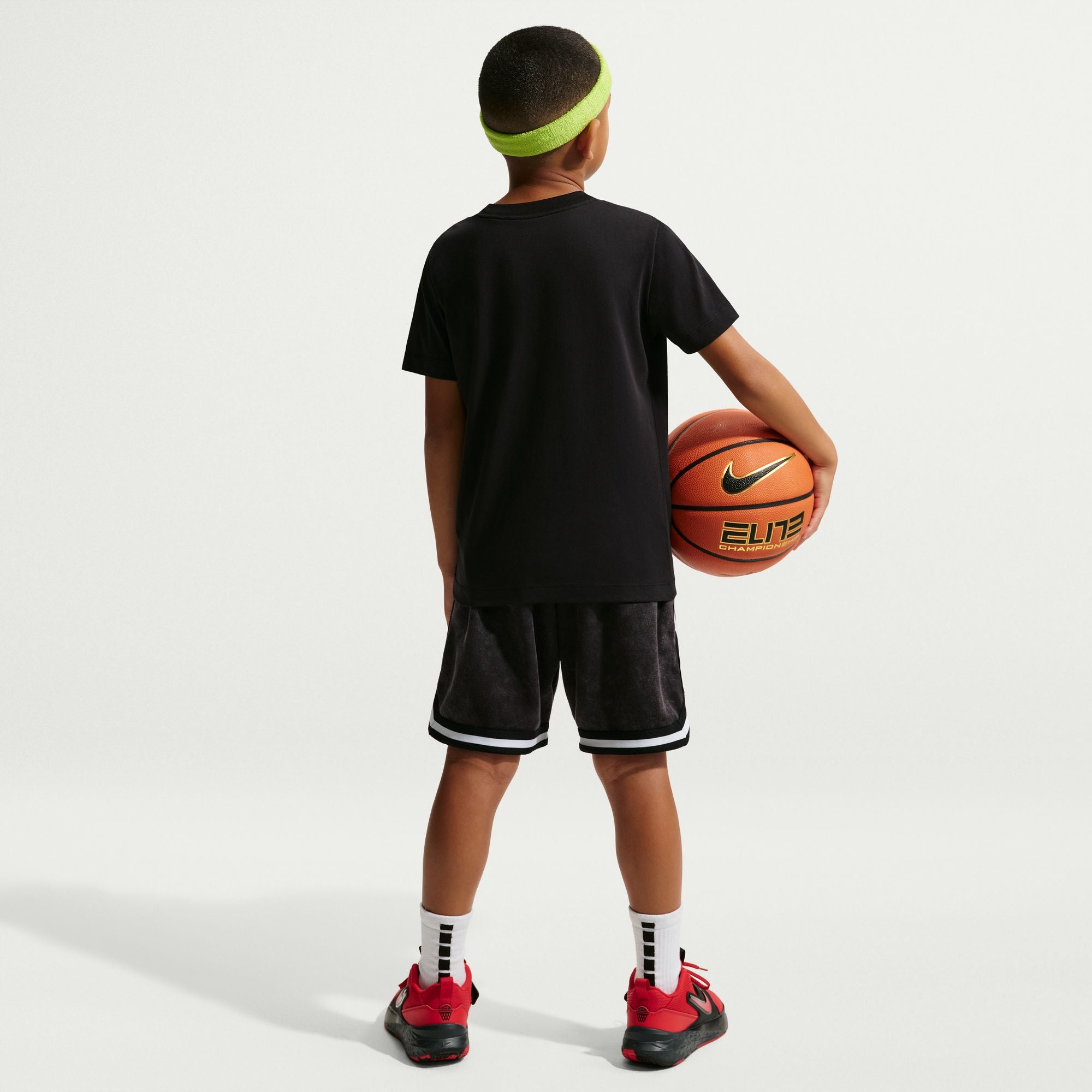 NIKE SPORTSWEAR BIG KIDS' T-SHIRT