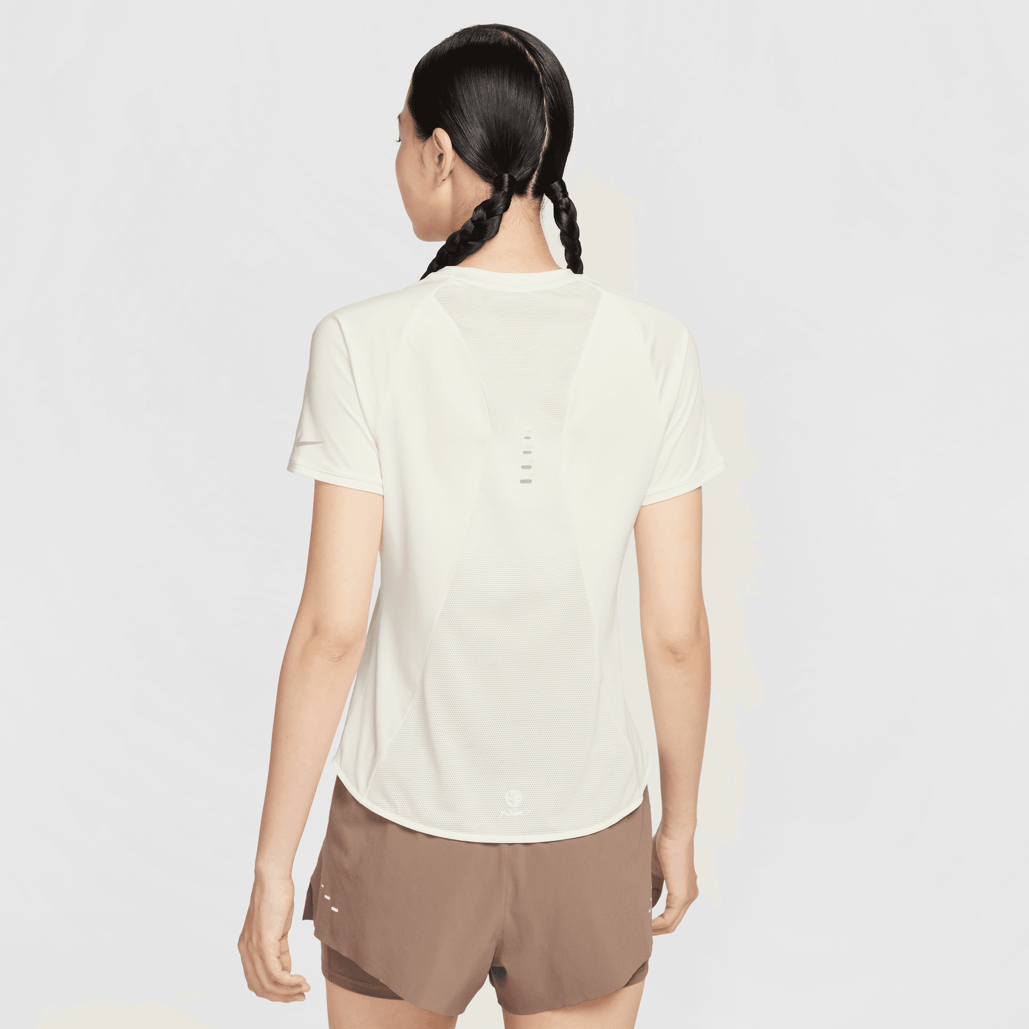 NIKE SWIFT WOMEN'S DRI-FIT SHORT-SLEEVE RUNNING TOP