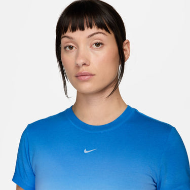 NIKE SPORTSWEAR CHILL KNIT WOMEN'S SLIM CROPPED T-SHIRT