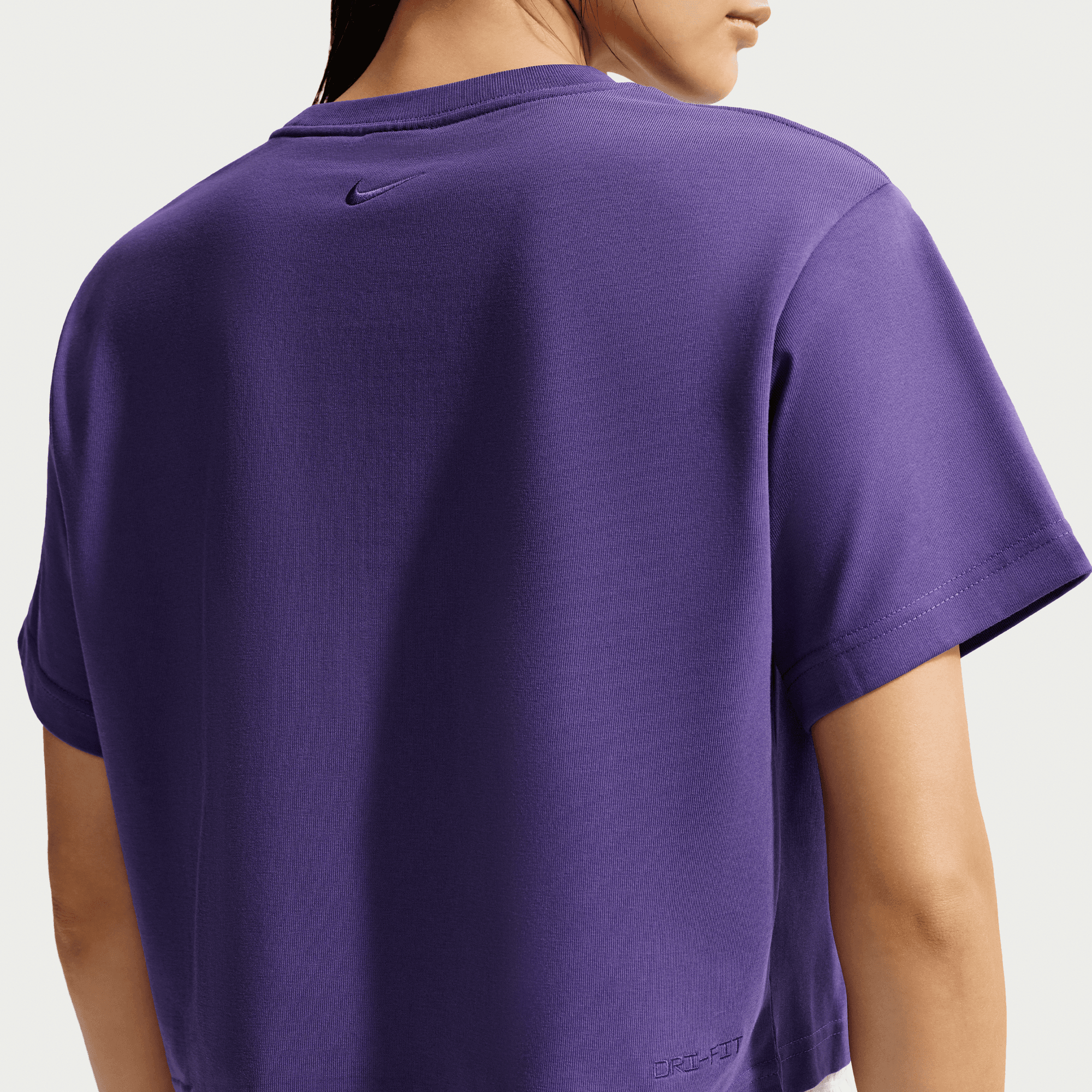 KOBE WOMEN'S DRI-FIT CROPPED BASKETBALL T-SHIRT