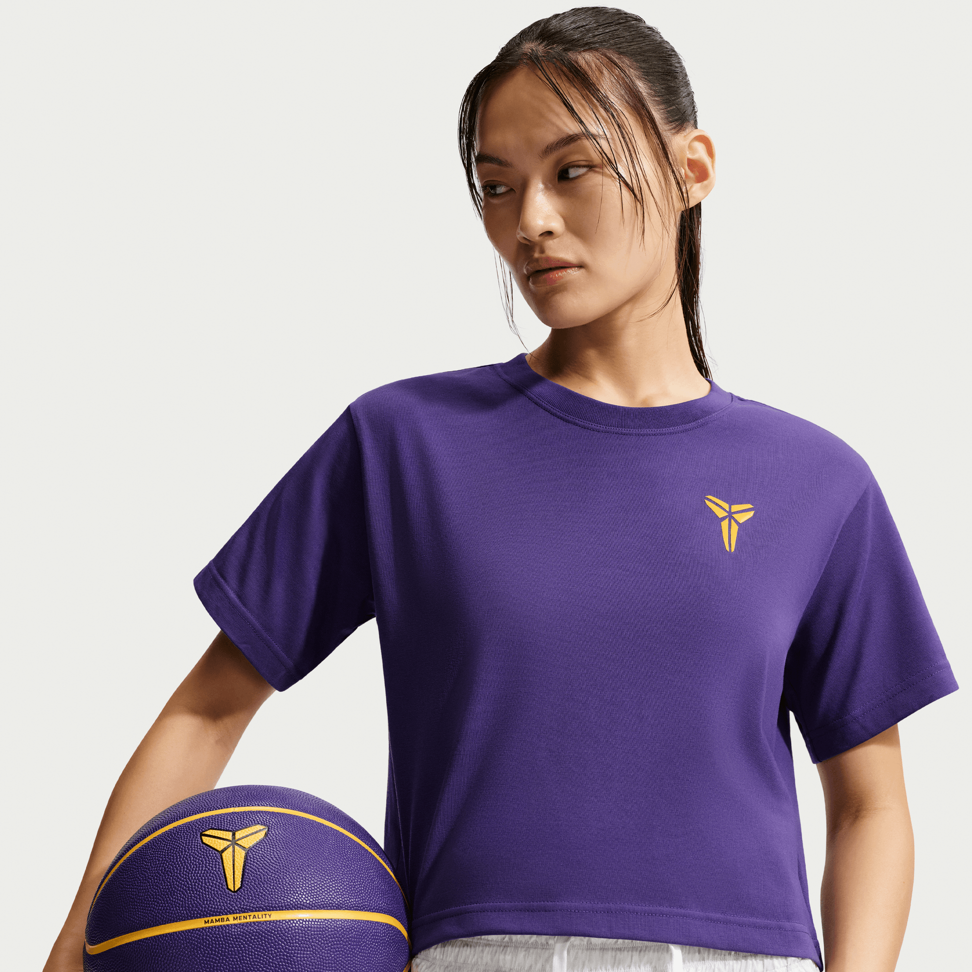 KOBE WOMEN'S DRI-FIT CROPPED BASKETBALL T-SHIRT