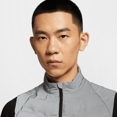 NIKE MEN'S THERMA-FIT ADV REFLECTIVE RUNNING VEST