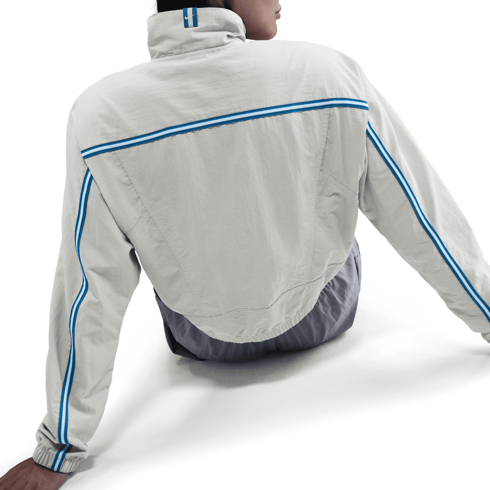 NIKE SPORTSWEAR WOMEN'S OVERSIZED WOVEN JACKET