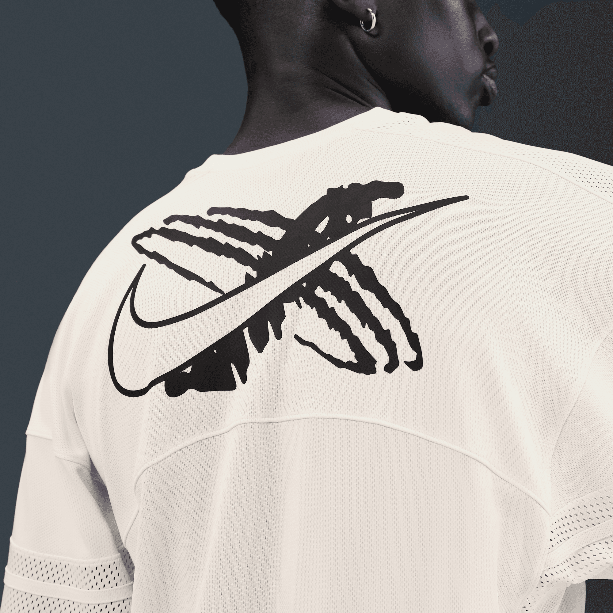 NIKE SPORTSWEAR MEN'S JERSEY