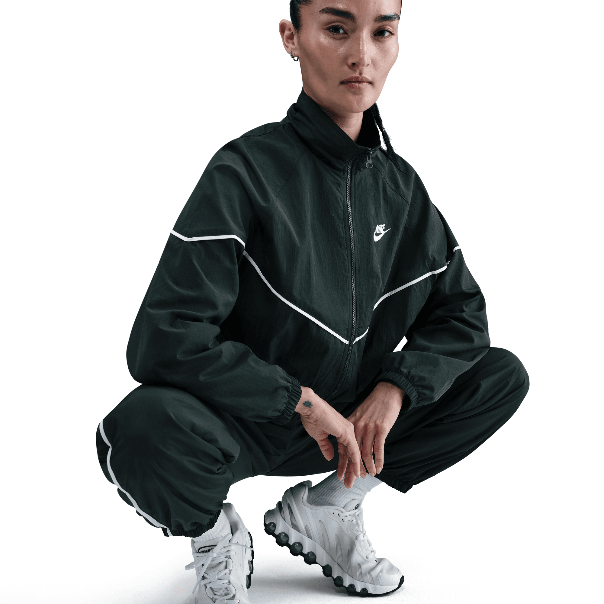NIKE SPORTSWEAR WINDRUNNER WOMEN'S WOVEN JACKET
