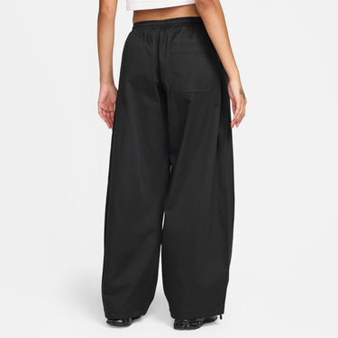 NIKE SPORTSWEAR WOMEN'S OVERSIZED LOW-RISE UTILITY PANTS
