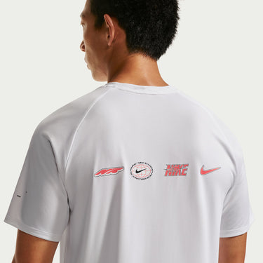 NIKE STRIDE  MEN'S DRI-FIT ADV SHORT-SLEEVE RUNNING TOP