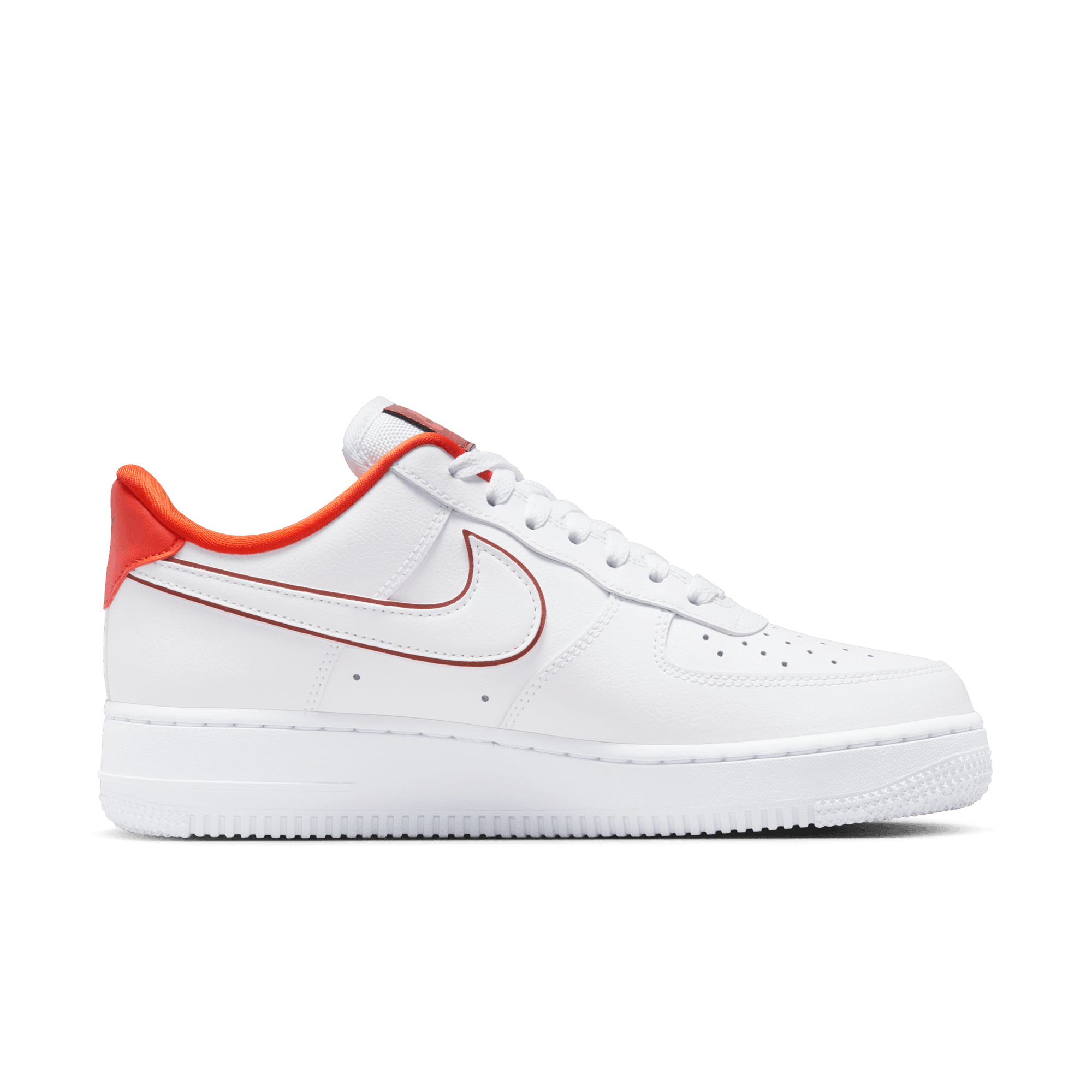 NIKE AIR FORCE 1 '07 ESSENTIAL WOMEN'S SHOES