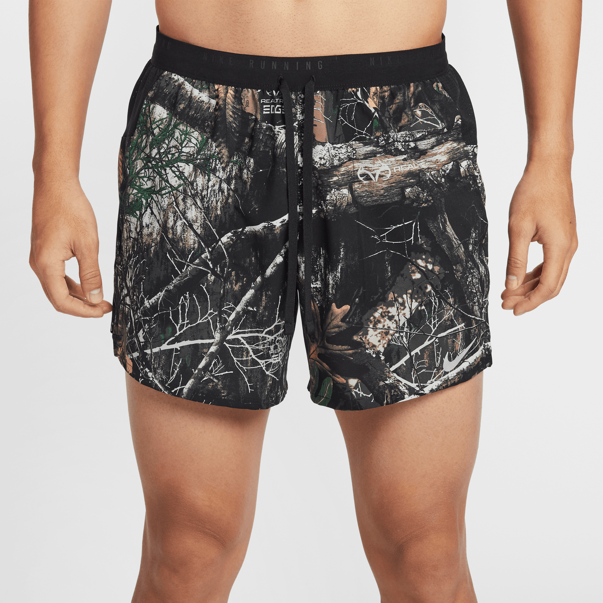 NIKE STRIDE MEN'S DRI-FIT 5" BRIEF-LINED REALTREE RUNNING SHORTS