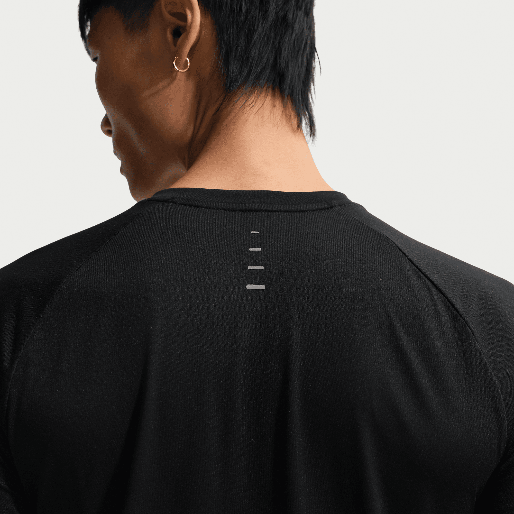 NIKE STRIDE MEN'S DRI-FIT ADV REALTREE® SHORT-SLEEVE RUNNING TOP