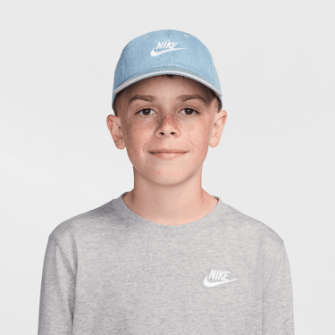 NIKE CLUB KIDS' UNSTRUCTURED DENIM CAP