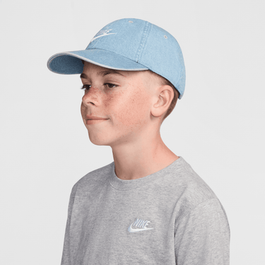NIKE CLUB KIDS' UNSTRUCTURED DENIM CAP