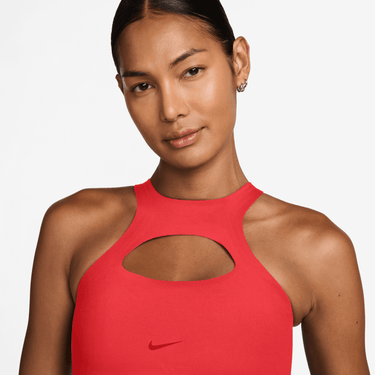 NIKE UNIVERSA WOMEN'S MEDIUM-SUPPORT PADDED SPORTS BRA