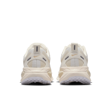 NIKE VOMERO 18 WOMEN'S ROAD RUNNING SHOES