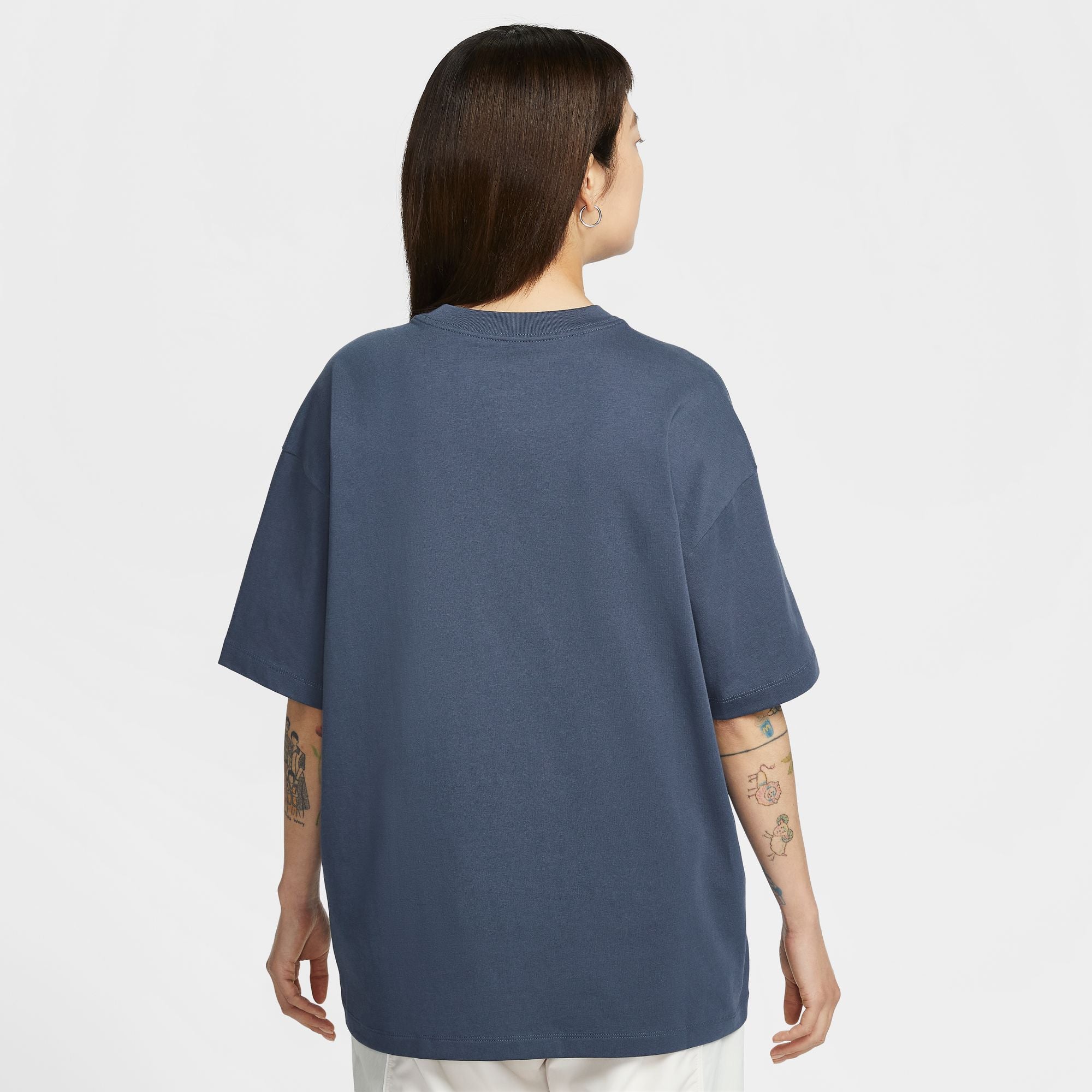 NIKE SPORTSWEAR WOMEN'S OVERSIZED SHORT-SLEEVE T- SHIRT