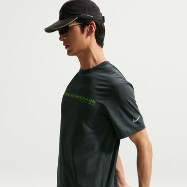NIKE HYVERSE MEN'S DRI-FIT UV SHORT-SLEEVE RUNNING TOP