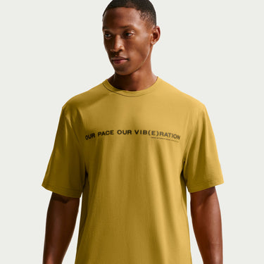 NIKE HYVERSE MEN'S DRI-FIT UV SHORT-SLEEVE RUNNING TOP