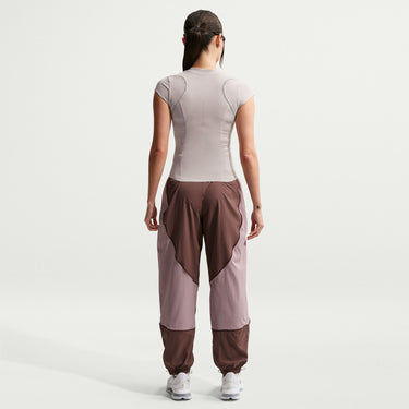 NIKE SWIFT WOMEN'S DRI-FIT ADV RUNNING TOP WITH REFLECTIVE ACCENTS