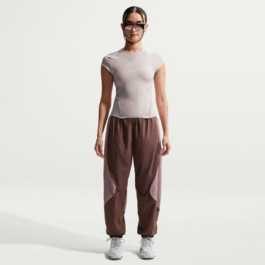 NIKE SWIFT WOMEN'S DRI-FIT ADV RUNNING TOP WITH REFLECTIVE ACCENTS