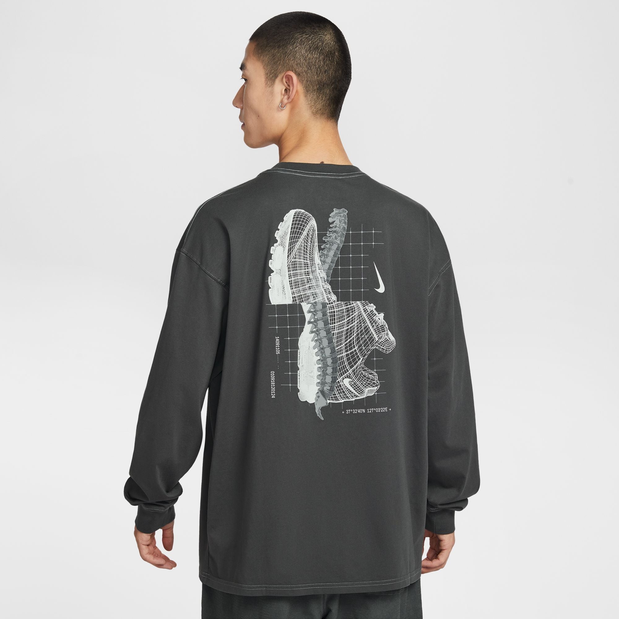 NIKE FAMILY REUNION MEN'S LONG-SLEEVE T-SHIRT