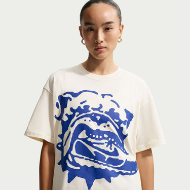 AS UNISEX NIKE SPORTSWEAR TEE LSE SHOE DOG