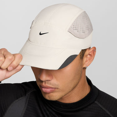 NIKE FLY UNSTRUCTURED NIKE TECH CAP