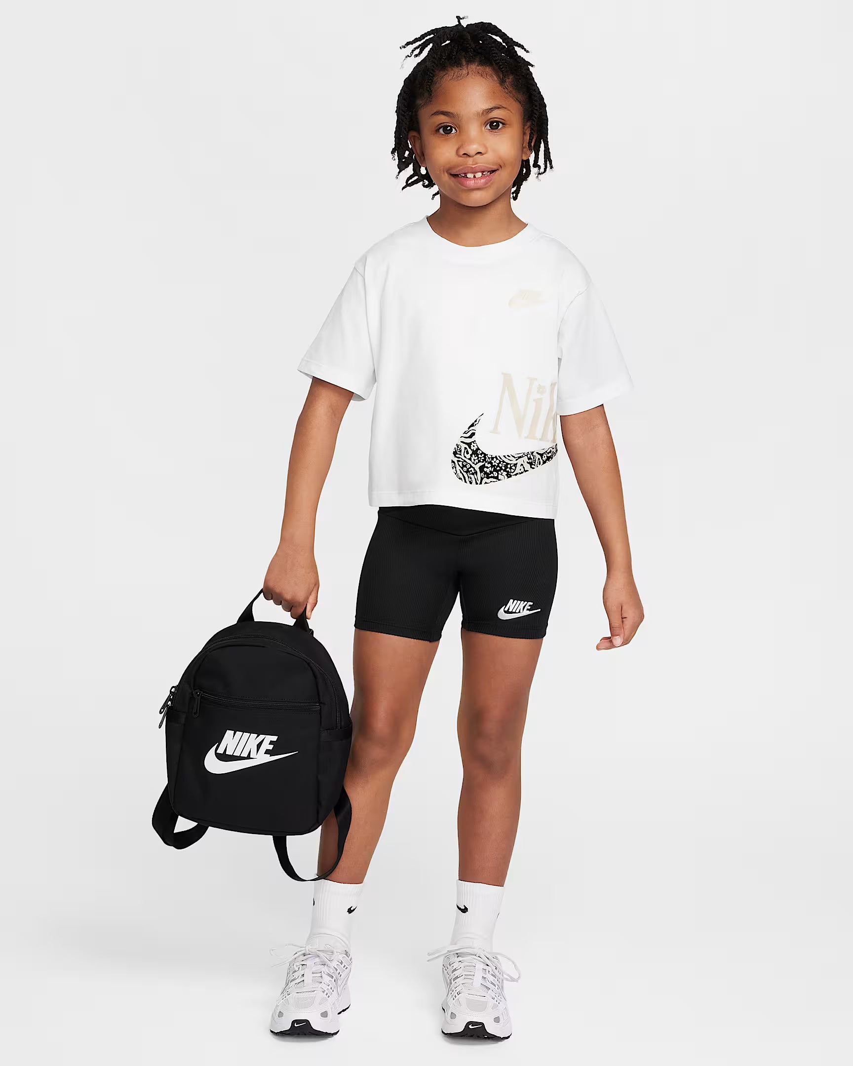 NIKE LITTLE KIDS' LITTLE FLOWER BOXY T-SHIRT AND SHORTS