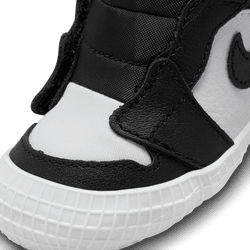 Jordan 1 baby hot sale crib bootie