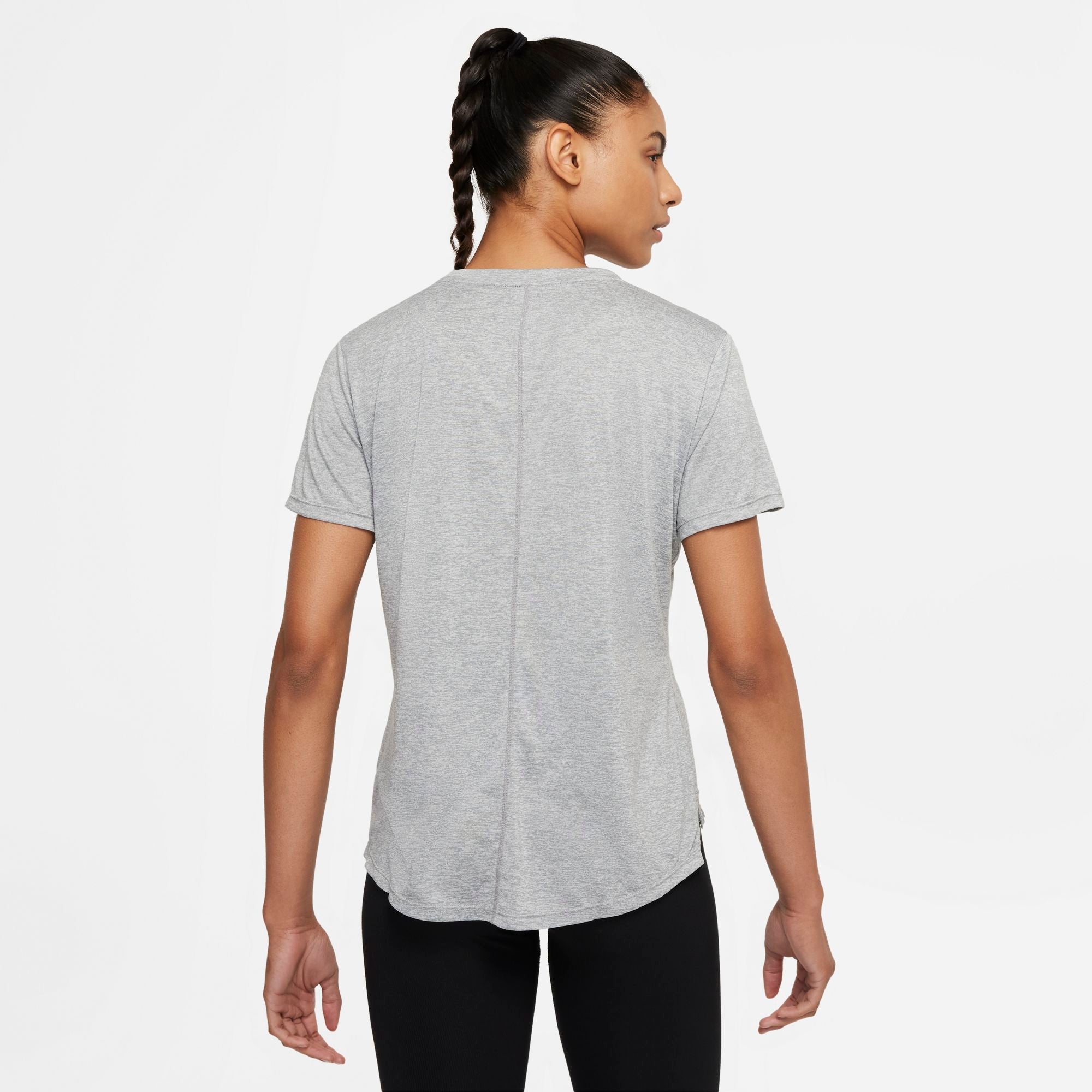 NIKE DRI-FIT ONE WOMENS STANDARD FIT SHORT-SLEEVE TOP