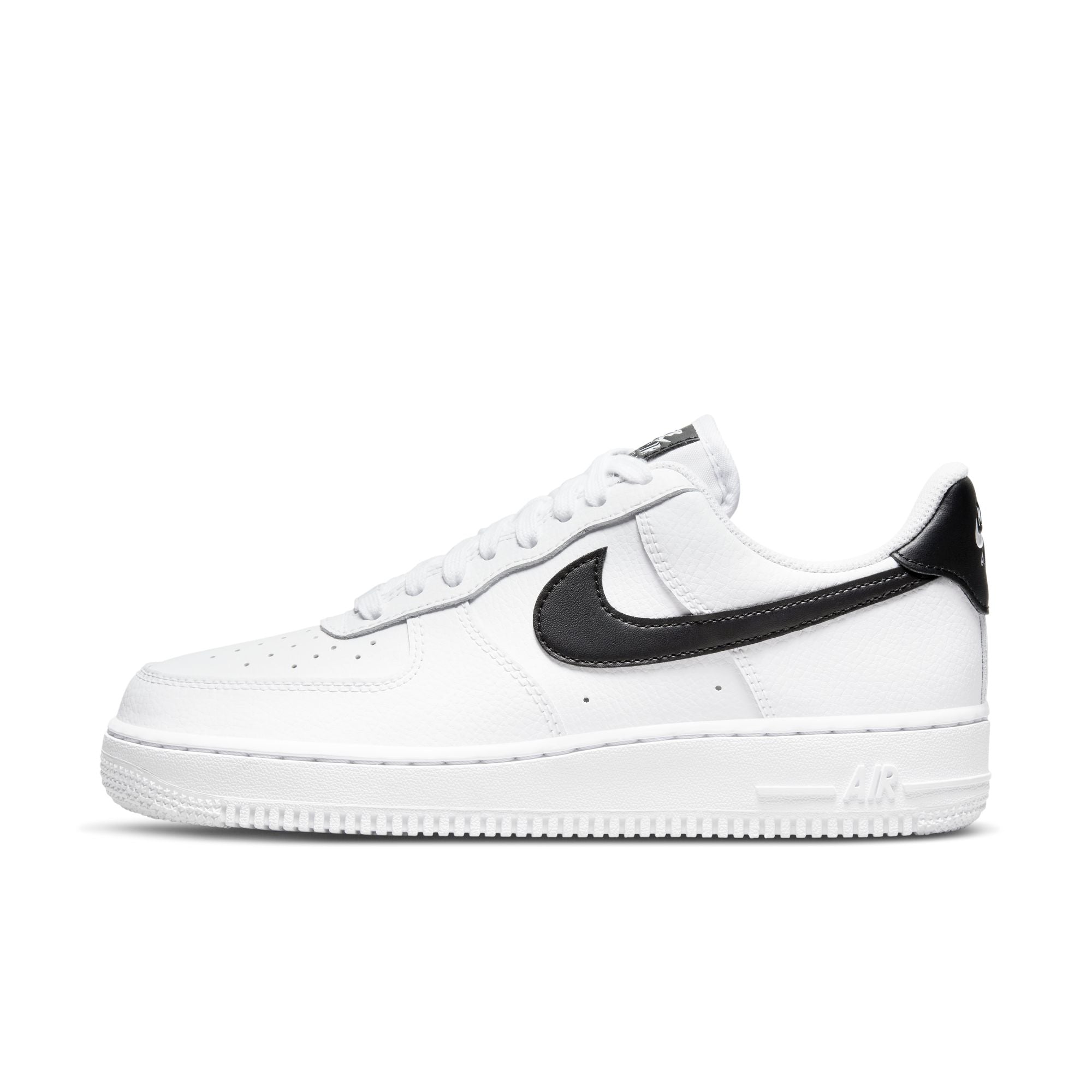 WOMEN'S AIR FORCE  1 07