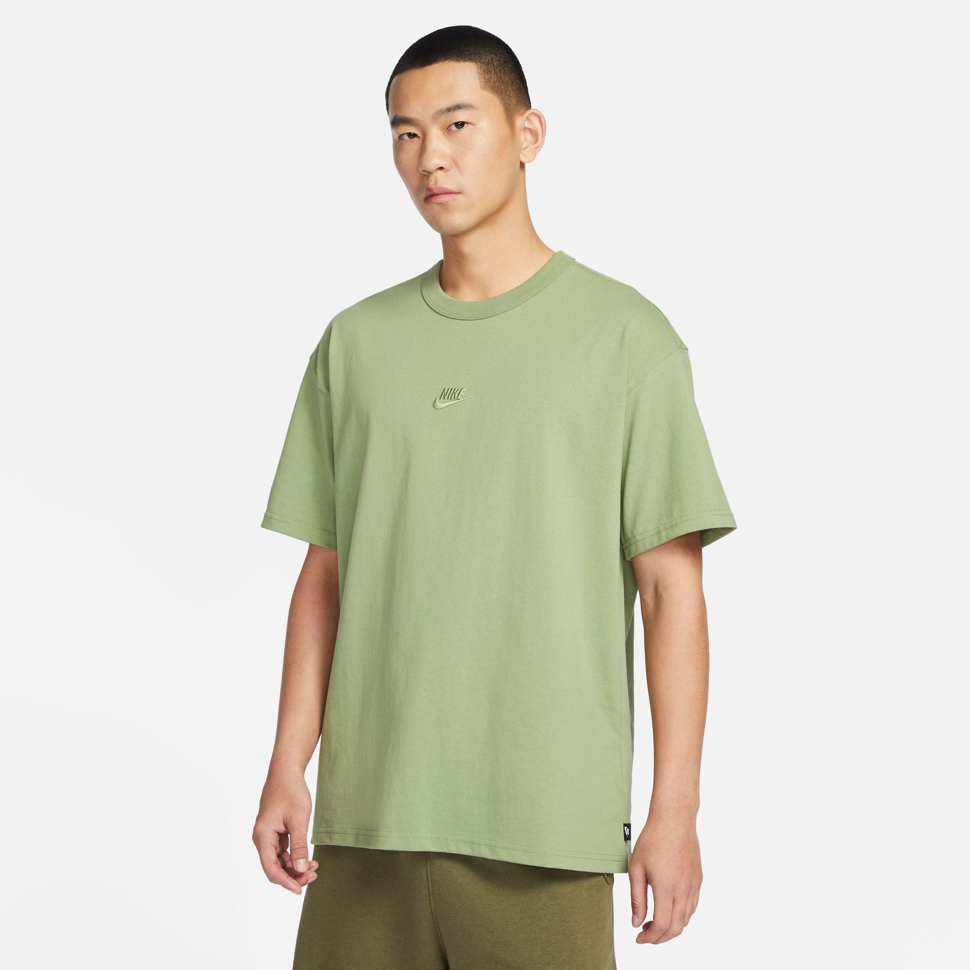 NIKE SPORTSWEAR PREMIUM ESSENTIALS MENS T-SHIRT OIL GREEN – Park Access